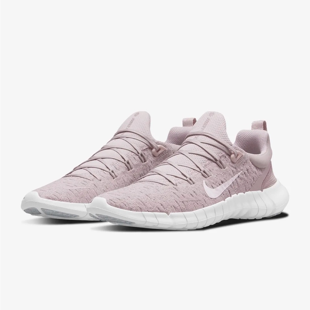 FINAL SALE-Nike- Free Run 5.0 in color violet/champagne/white size 6.5